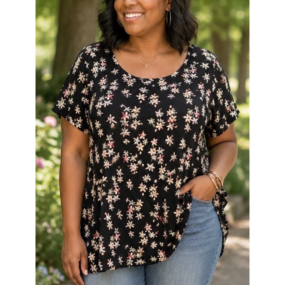Lane Bryant Women Top Black Floral 22/24 Plus Short Sleeve Scoop Neck T-Shirt
